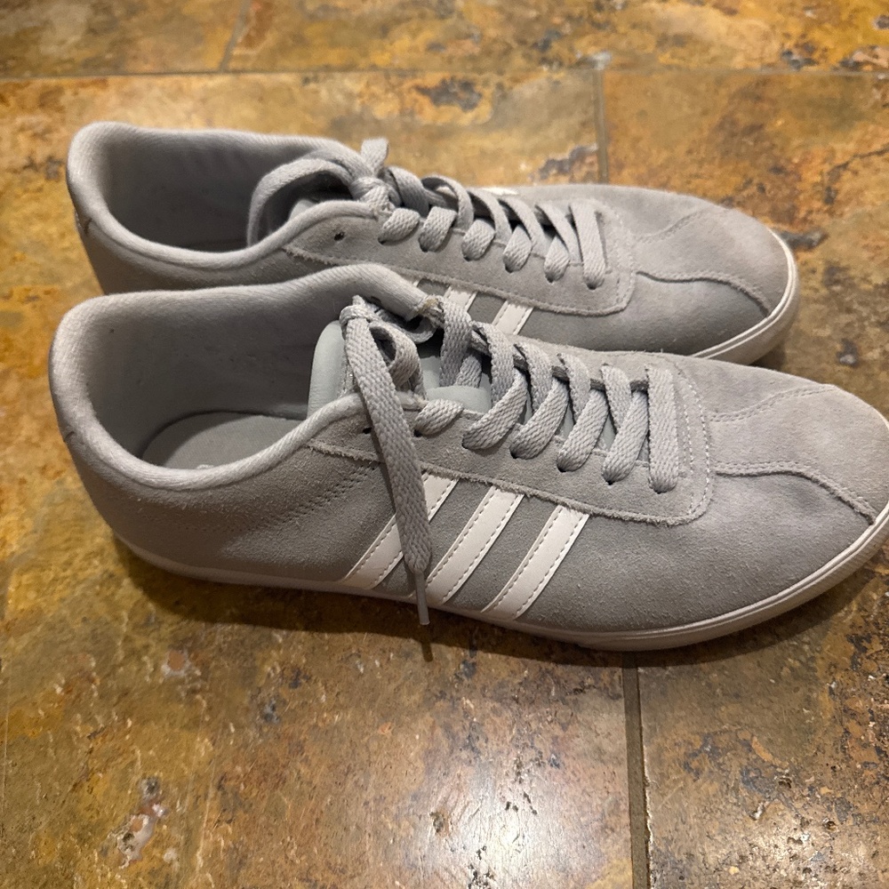 Adidas neo tennis shoes